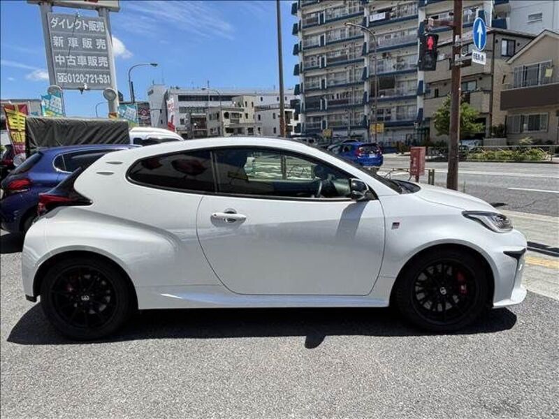 GR YARIS
