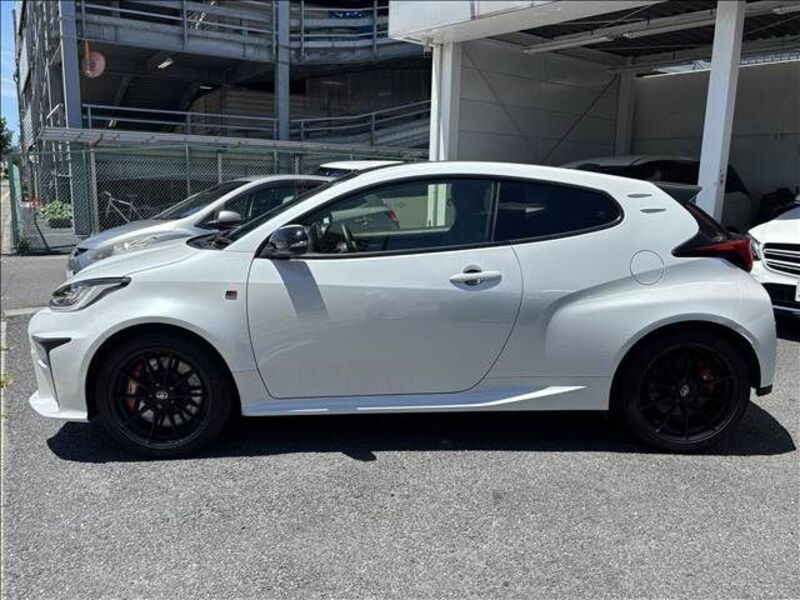 GR YARIS