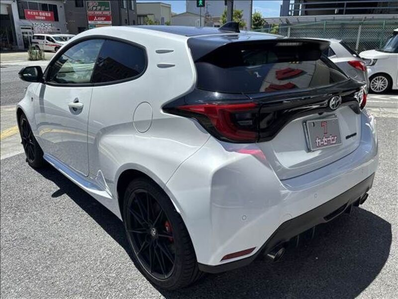 GR YARIS