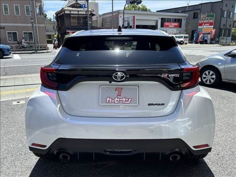 GR YARIS