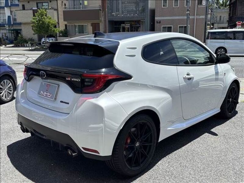 GR YARIS