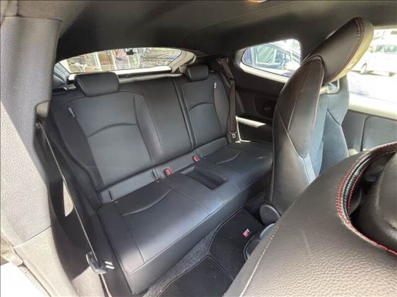 GR YARIS