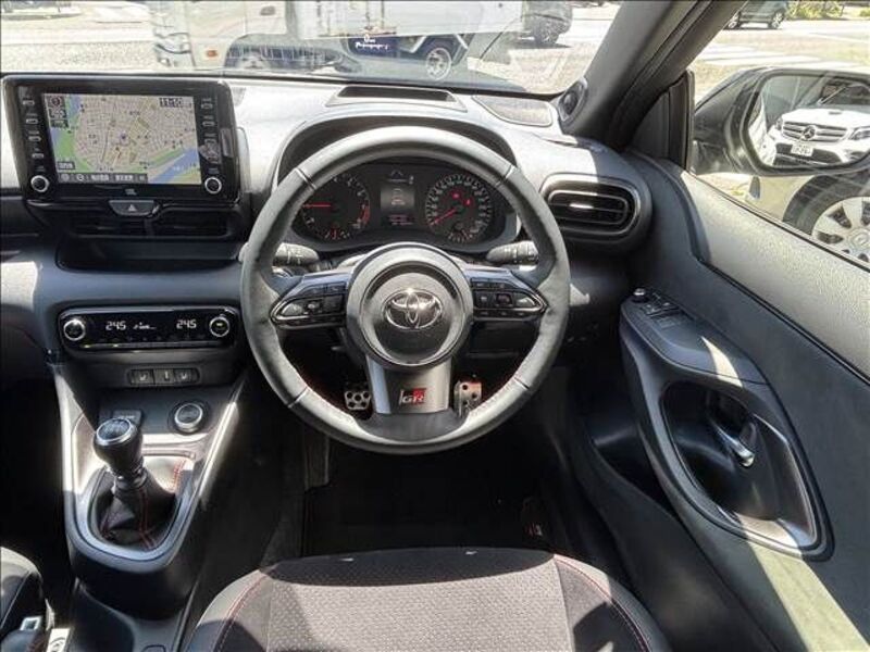 GR YARIS