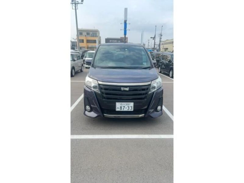 TOYOTA NOAH
