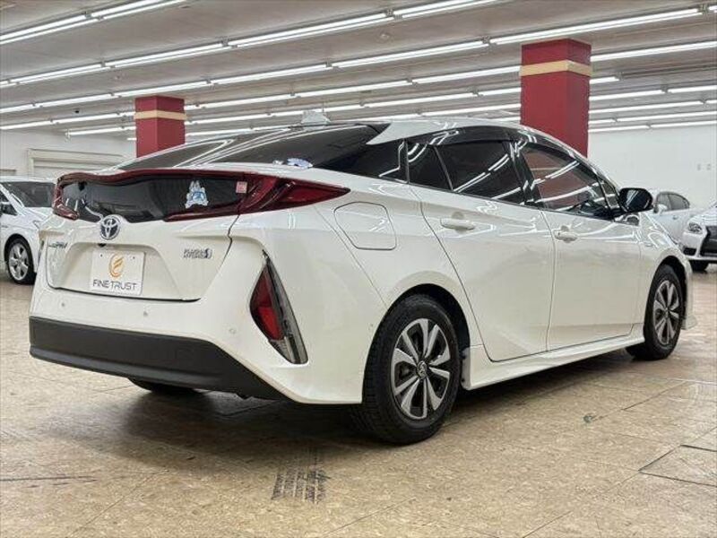 PRIUS PHV
