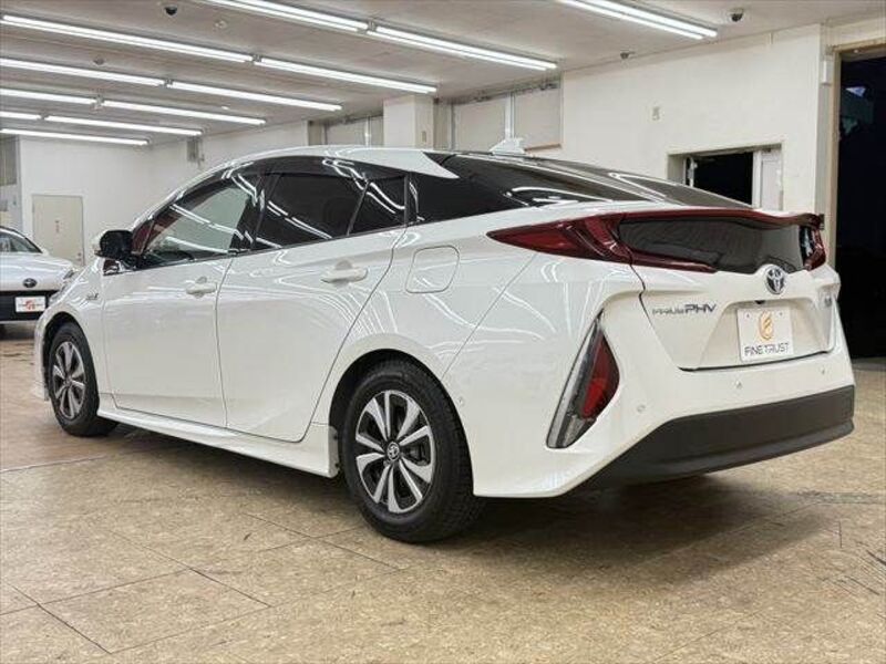 PRIUS PHV