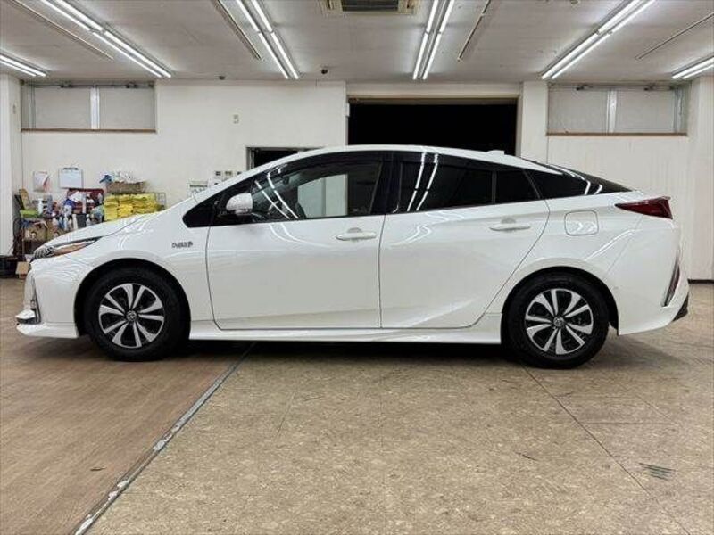 PRIUS PHV
