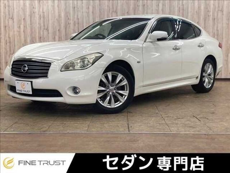 NISSAN FUGA