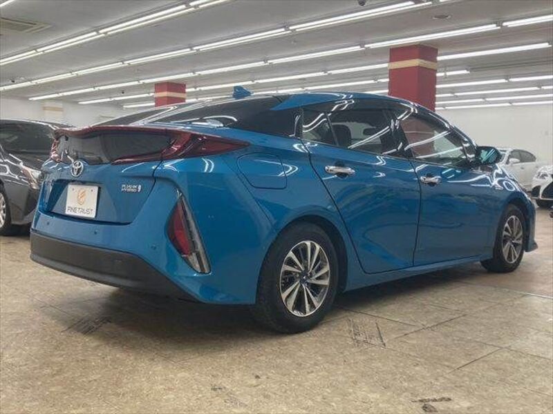 PRIUS PHV