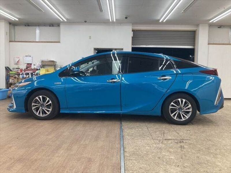 PRIUS PHV