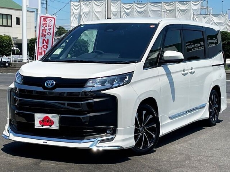 TOYOTA NOAH
