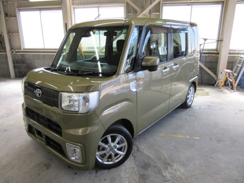 TOYOTA PIXIS MEGA