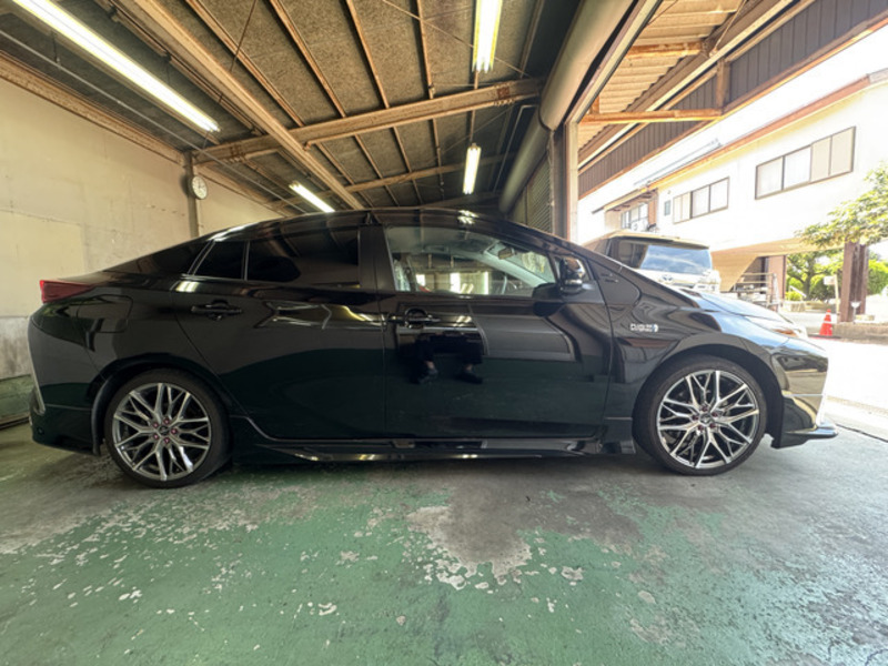 PRIUS PHV
