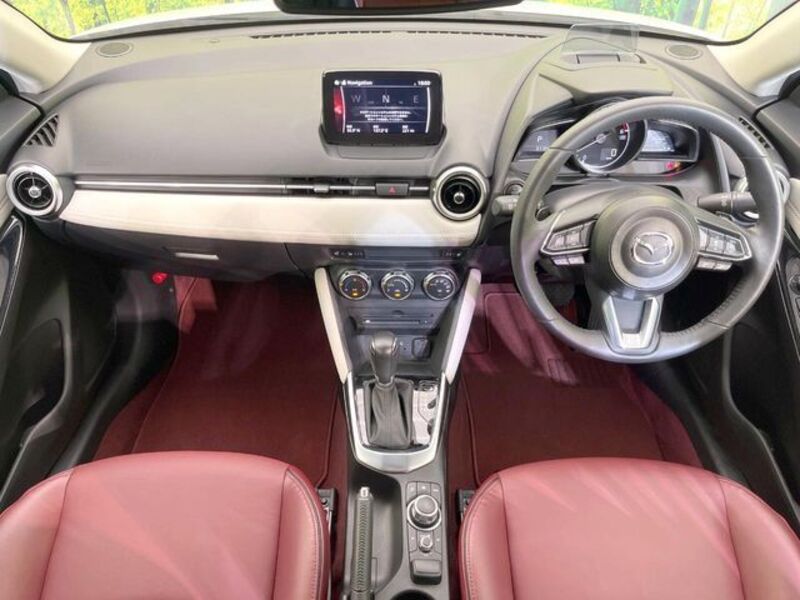 MAZDA2