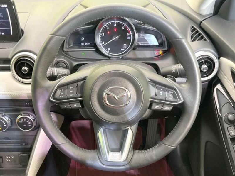 MAZDA2