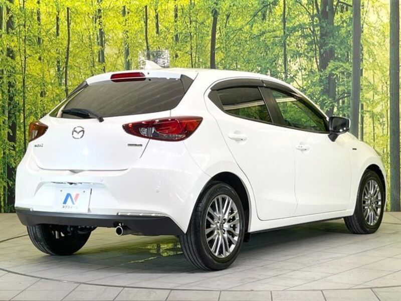 MAZDA2