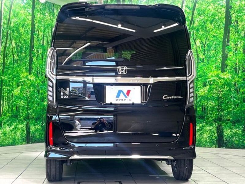 N BOX CUSTOM