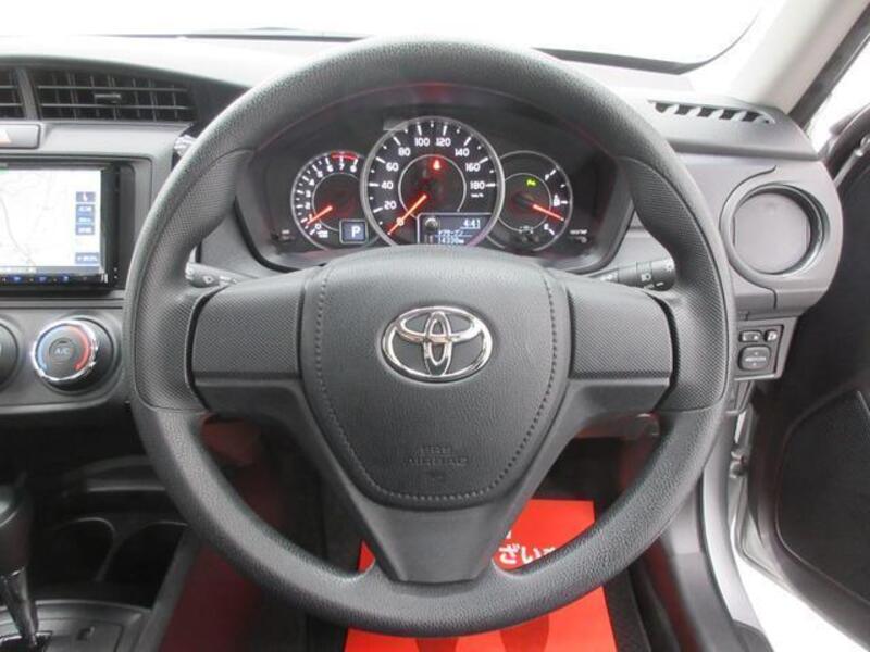 COROLLA AXIO