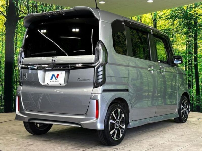N BOX CUSTOM