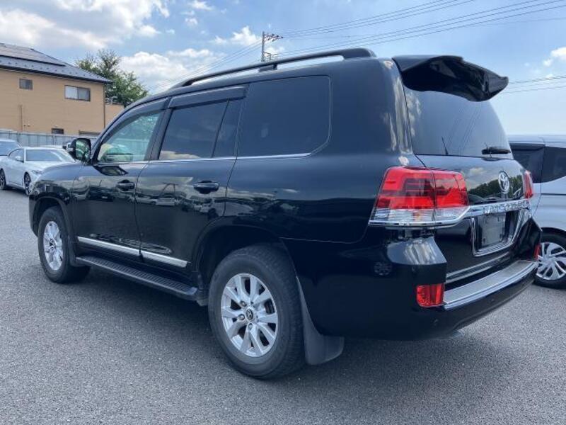 LAND CRUISER