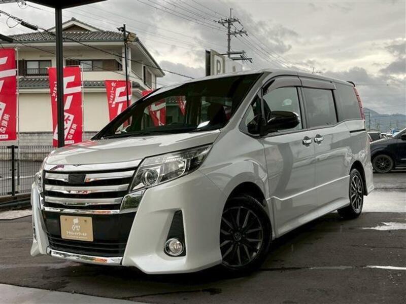 TOYOTA NOAH