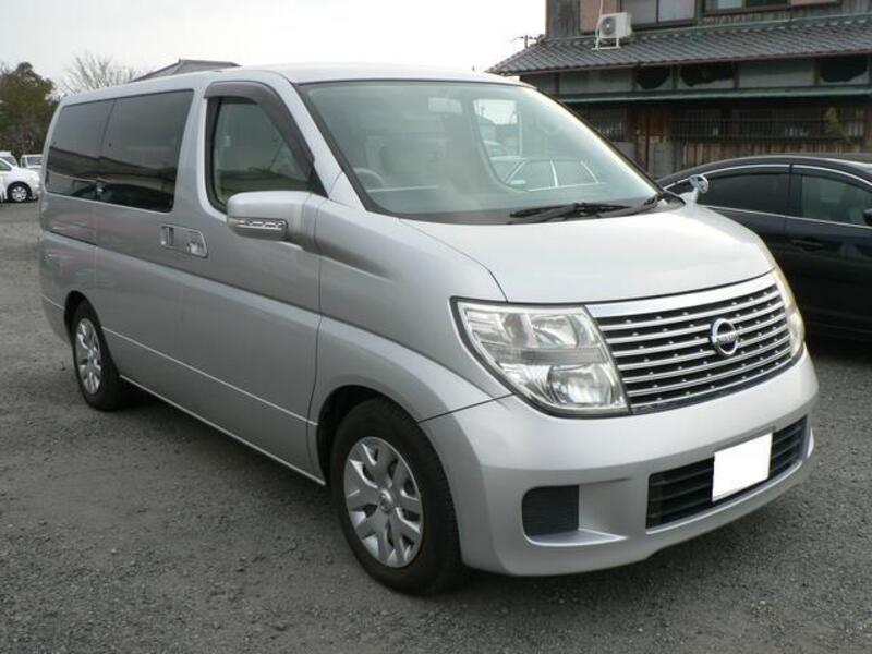 NISSAN ELGRAND