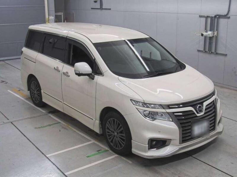 NISSAN ELGRAND