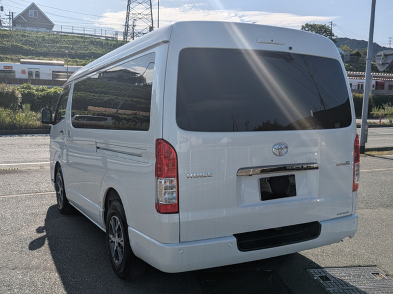 HIACE VAN