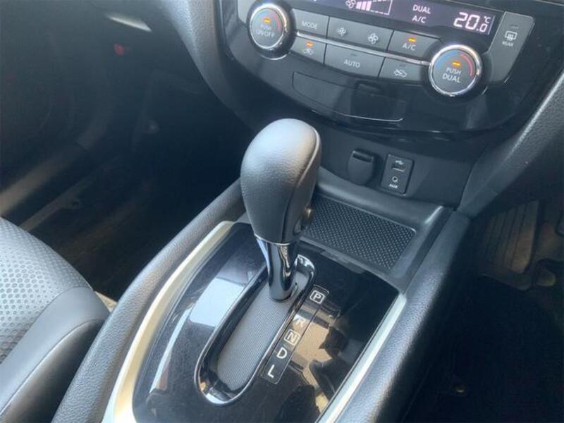 X-TRAIL