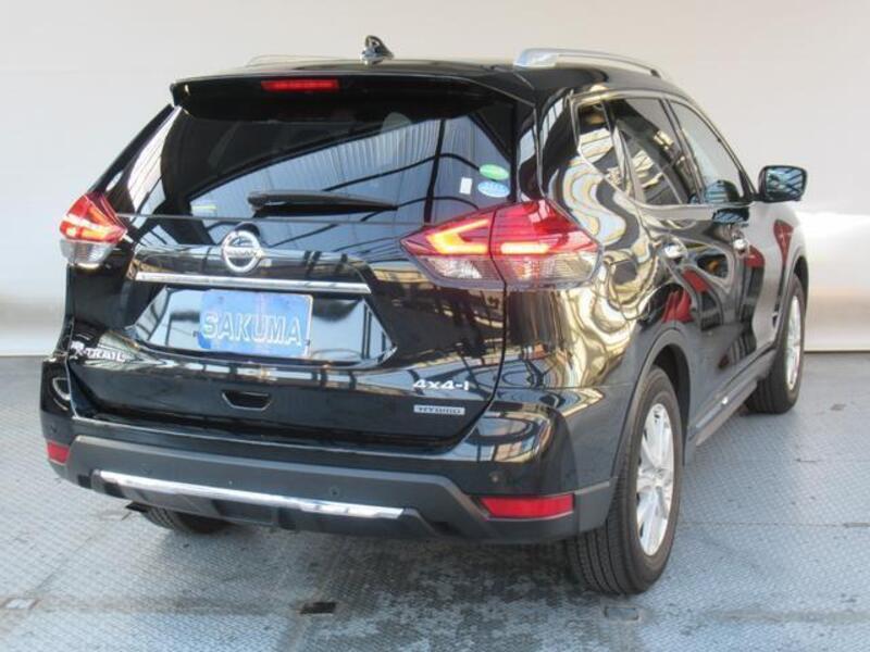 X-TRAIL