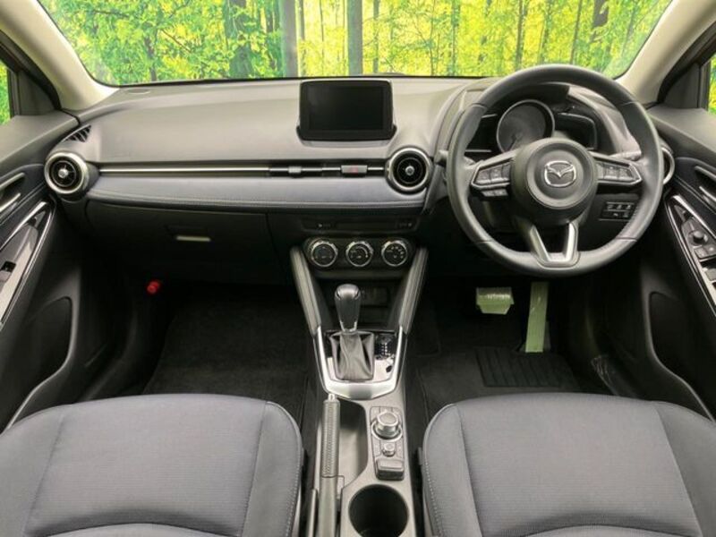 MAZDA2
