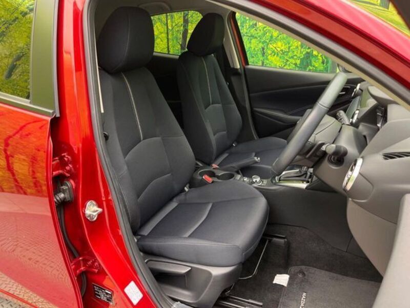 MAZDA2