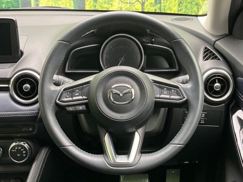 MAZDA2