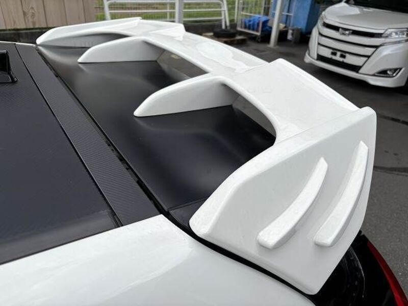 GR YARIS