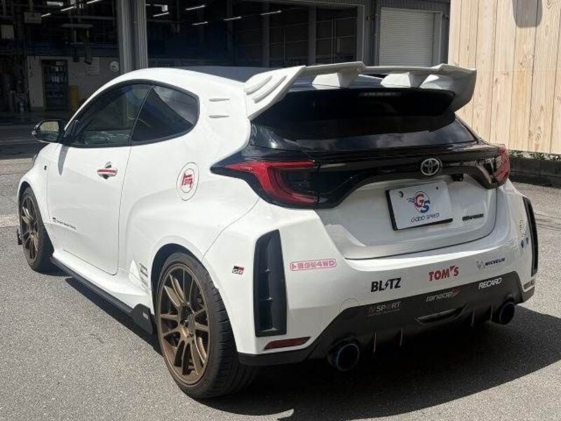 GR YARIS