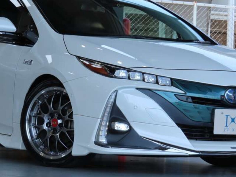 PRIUS PHV