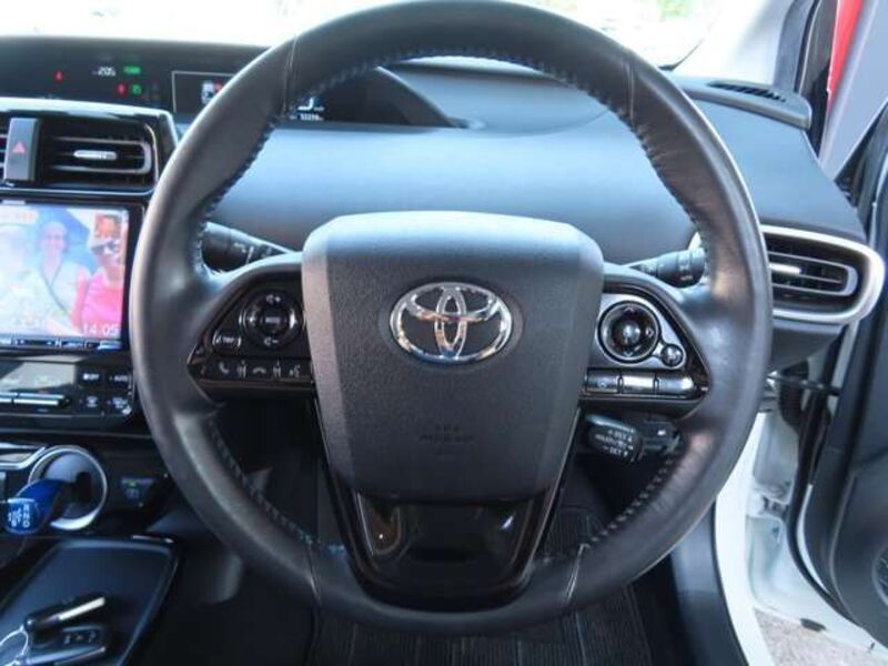 PRIUS PHV