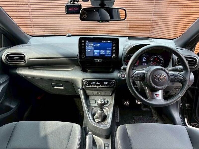 GR YARIS