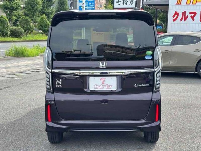 N BOX CUSTOM
