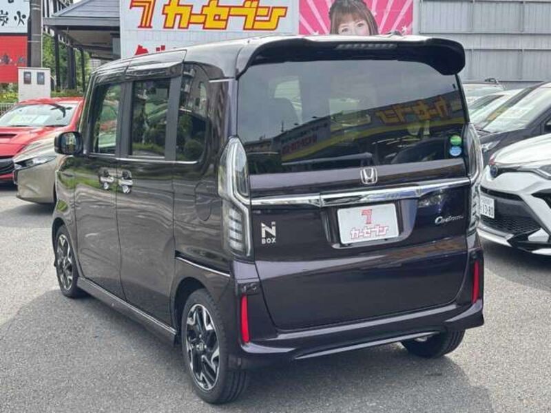 N BOX CUSTOM