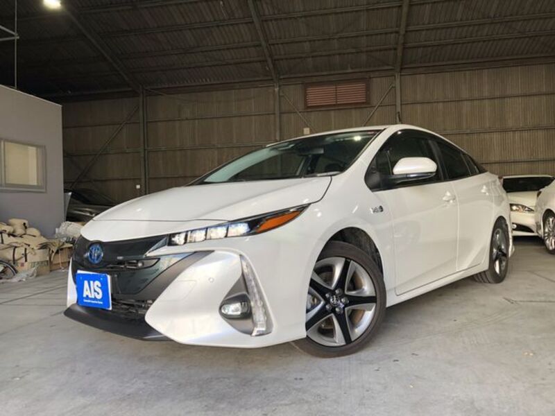 TOYOTA PRIUS PHV