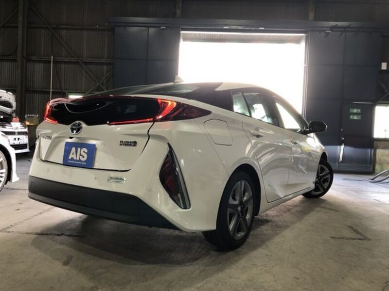 PRIUS PHV