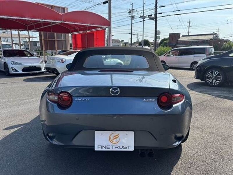 ROADSTER
