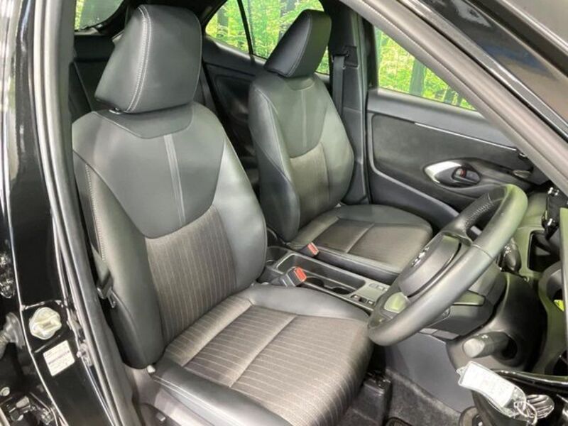 YARIS CROSS