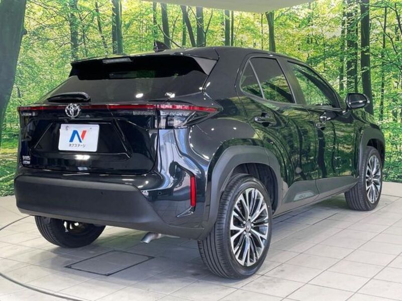 YARIS CROSS