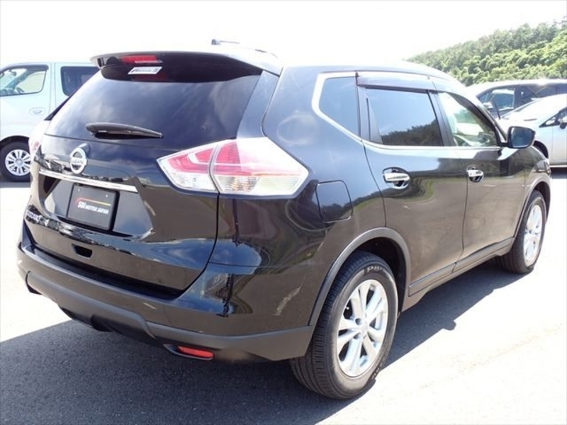 X-TRAIL