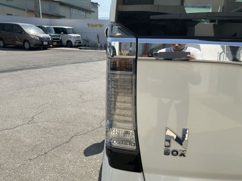 N BOX CUSTOM