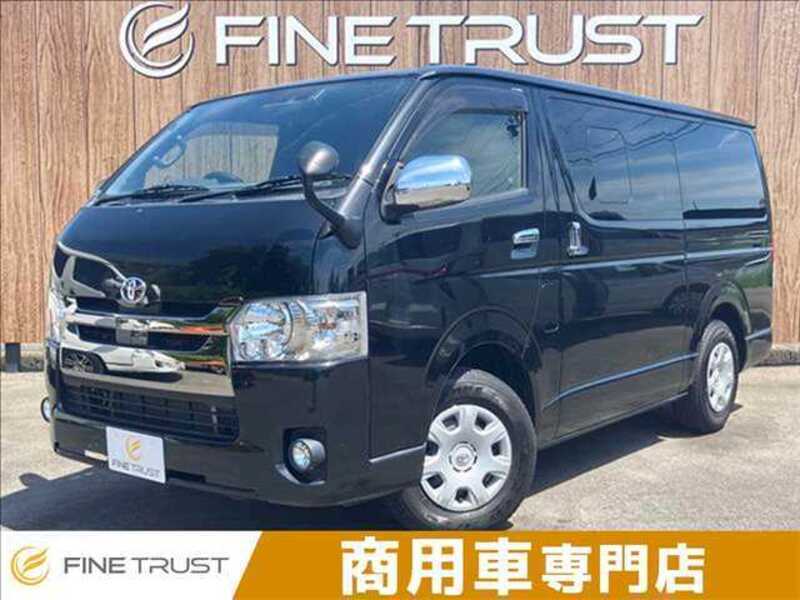 TOYOTA HIACE VAN