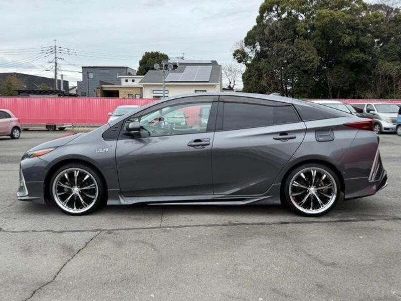 PRIUS PHV