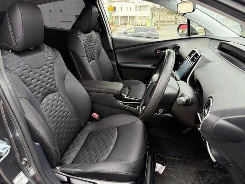PRIUS PHV